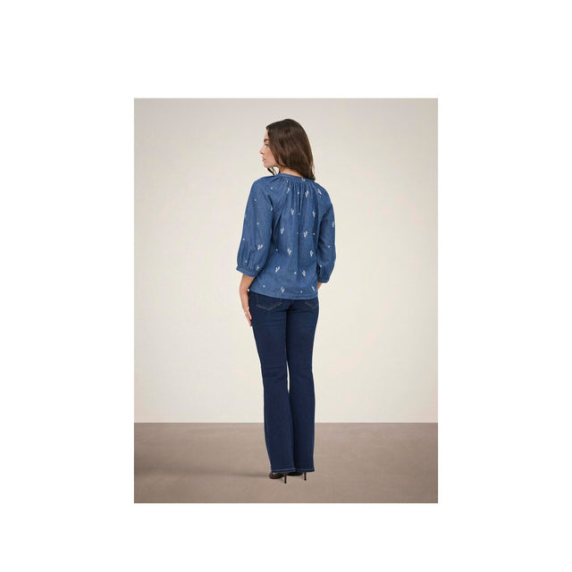 Let denim skjorte fra JDY - helfigur bag