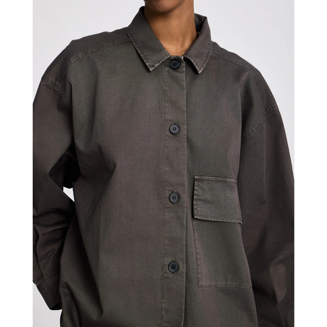 Pauline Stretched Twill Shirt fra Gail Lisva - closeup