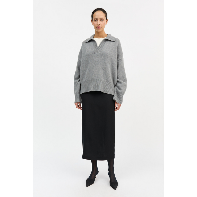 Skall Studio Dean V-Neck Jumper
