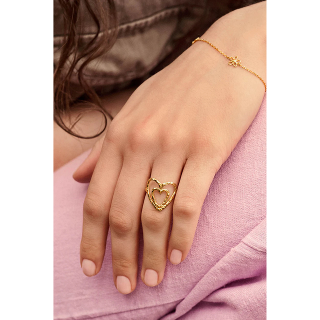Smuk Felicity Ring fra Maanesten - lifestyle